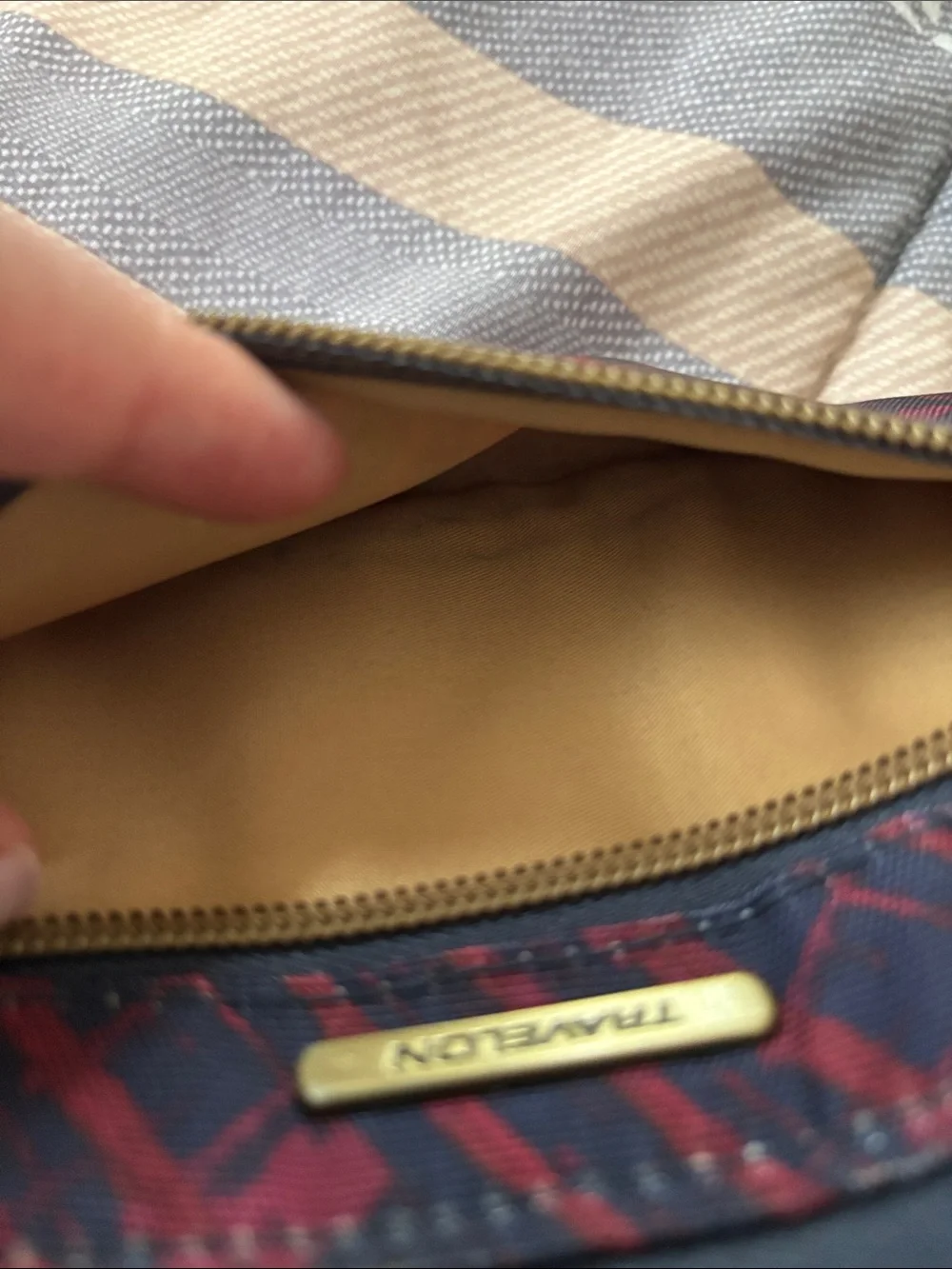 Travelon Navy and Red Patterned Zip Wallet